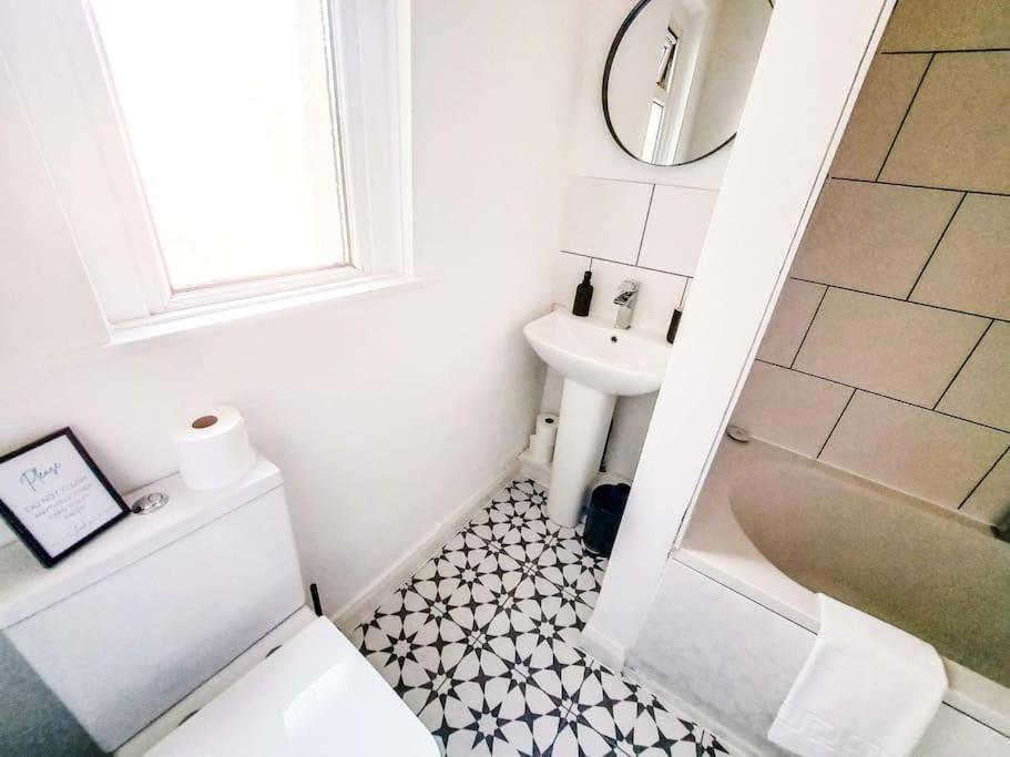 Apartament 3 Bed Flat Near To Cardiff And Cardiff Bay Zewnętrze zdjęcie
